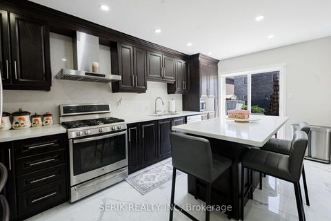 Photo 12 at 152 Monteith Crescent, Maple, Vaughan