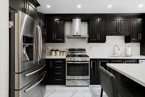 Photo 13 at 152 Monteith Crescent, Maple, Vaughan