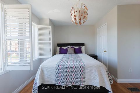 Photo 31 at 152 Monteith Crescent, Maple, Vaughan