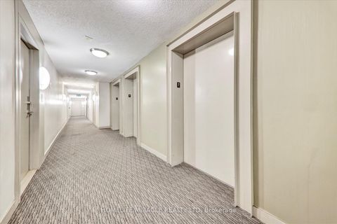 Photo 7 at 712 - 38 Lee Centre Drive, Woburn, Toronto