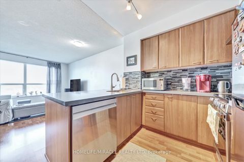 Photo 10 at 712 - 38 Lee Centre Drive, Woburn, Toronto