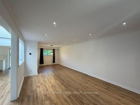 Photo 13 at 11 Fulwell Crescent, York University Heights, Toronto