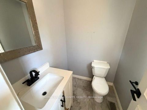 Photo 16 at 11 Fulwell Crescent, York University Heights, Toronto