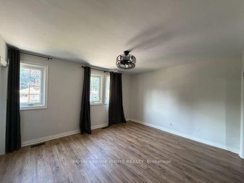 Photo 20 at 11 Fulwell Crescent, York University Heights, Toronto