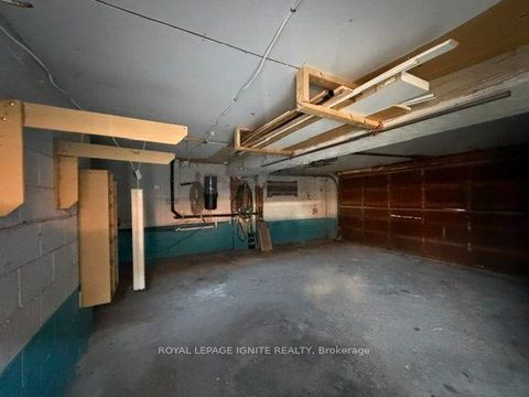 Photo 32 at 11 Fulwell Crescent, York University Heights, Toronto