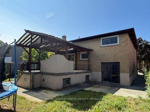 Photo 37 at 11 Fulwell Crescent, York University Heights, Toronto