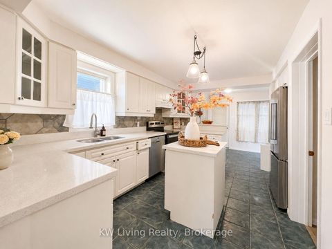 Photo 18 at 127 Lake Drive N, Historic Lakeshore Communities, Georgina
