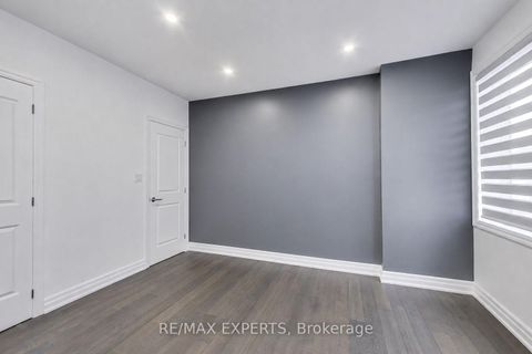 Photo 3 at 2285 Major Mackenzie Drive W, Maple, Vaughan