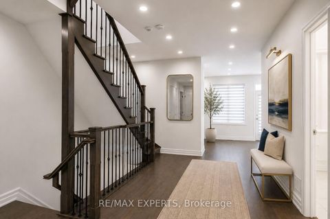 Photo 11 at 2285 Major Mackenzie Drive W, Maple, Vaughan