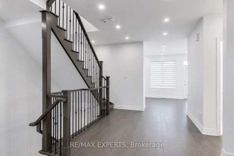 Photo 12 at 2285 Major Mackenzie Drive W, Maple, Vaughan
