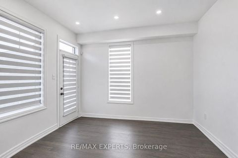 Photo 14 at 2285 Major Mackenzie Drive W, Maple, Vaughan