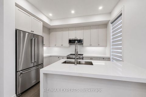 Photo 16 at 2285 Major Mackenzie Drive W, Maple, Vaughan