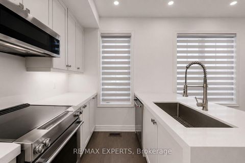 Photo 18 at 2285 Major Mackenzie Drive W, Maple, Vaughan