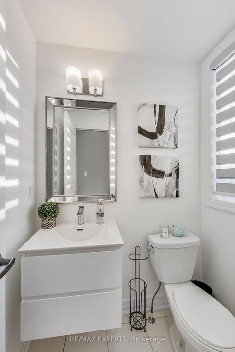 Photo 19 at 2285 Major Mackenzie Drive W, Maple, Vaughan