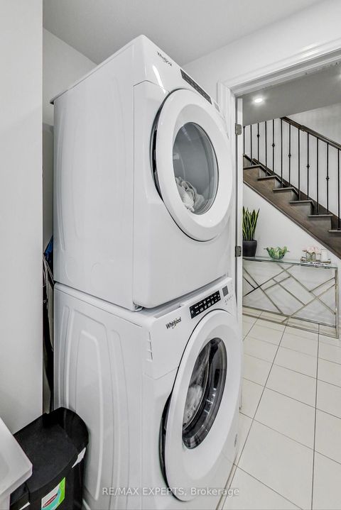 Photo 33 at 2285 Major Mackenzie Drive W, Maple, Vaughan