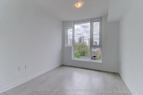 Photo 8 at 508 - 556 Marlee Avenue, Glen Park, Toronto