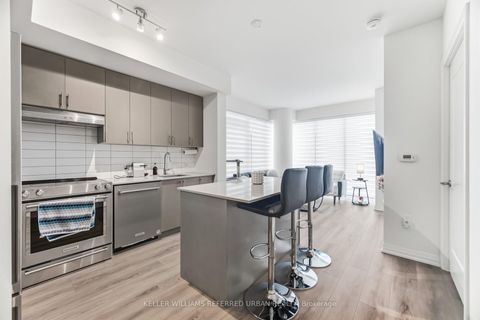 Photo 0 at 1115 - 9000 Jane Street, Maple, Vaughan