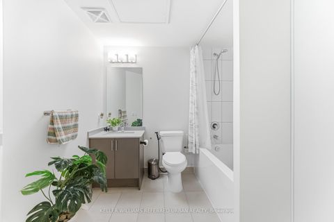 Photo 7 at 1115 - 9000 Jane Street, Maple, Vaughan
