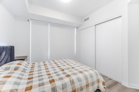 Photo 11 at 1115 - 9000 Jane Street, Maple, Vaughan