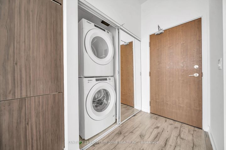 Photo 16 at Ph09 - 115 Mcmahon Drive, Bayview Village, Toronto