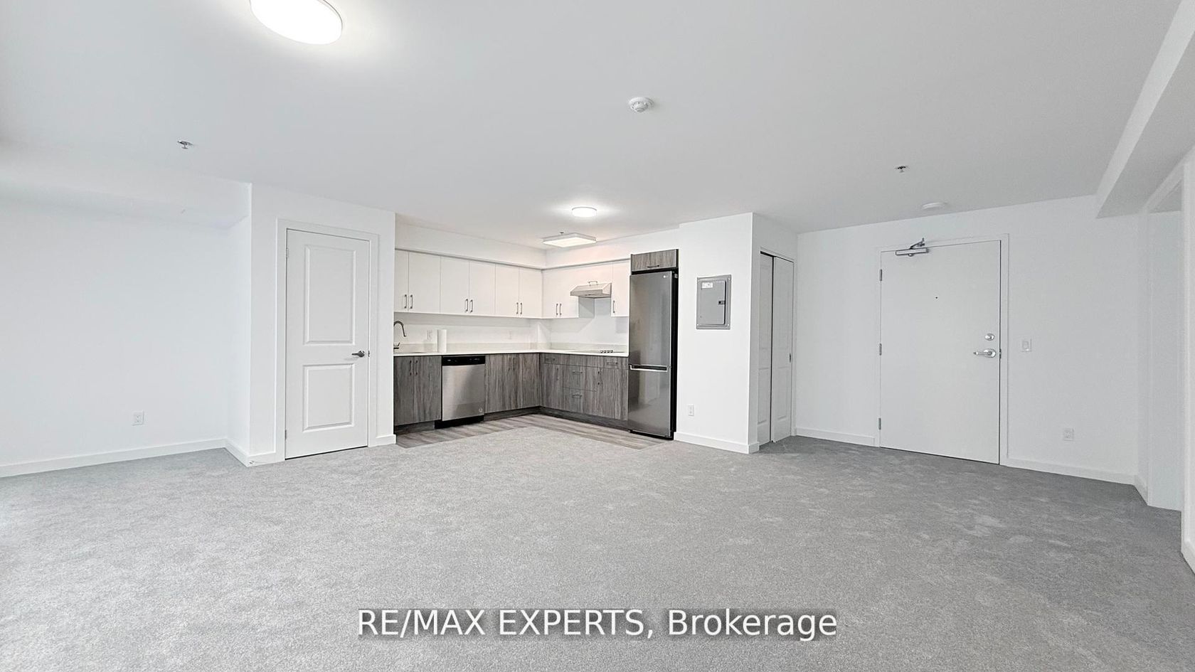 302 - 45 Connaught Avenue, Coxwell, Toronto photo 5