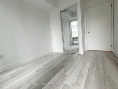 Photo 11 at 1904 - 238 Simcoe Street, Chinatown, Toronto