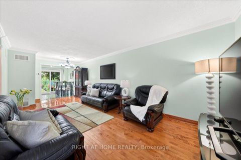 Photo 4 at 72 Rejane Crescent, Yorkhill, Vaughan
