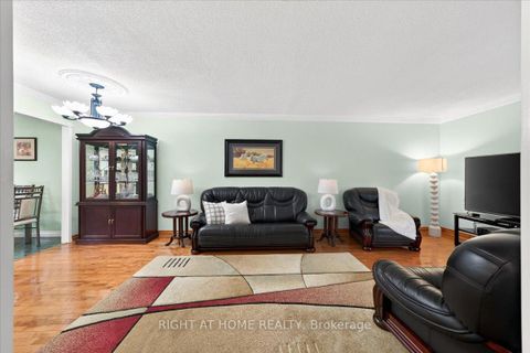 Photo 5 at 72 Rejane Crescent, Yorkhill, Vaughan