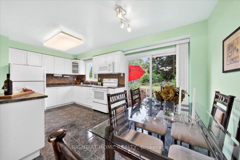 Photo 9 at 72 Rejane Crescent, Yorkhill, Vaughan