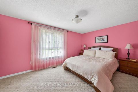 Photo 13 at 72 Rejane Crescent, Yorkhill, Vaughan