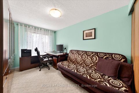 Photo 18 at 72 Rejane Crescent, Yorkhill, Vaughan