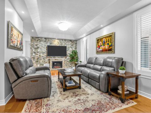 Photo 5 at 39 Riding Mountain Drive, Jefferson, Richmond Hill