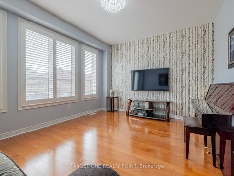 Photo 9 at 39 Riding Mountain Drive, Jefferson, Richmond Hill
