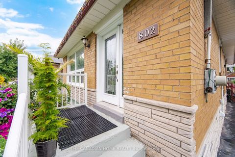 Photo 1 at 802 Brimorton Drive, Woburn, Toronto