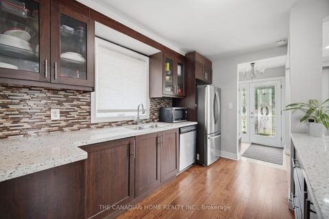 Photo 5 at 802 Brimorton Drive, Woburn, Toronto