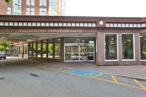 Photo 2 at 2212 - 7 Concorde Place, Don Mills, Toronto