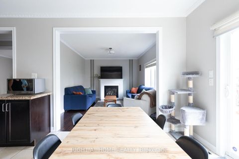 Photo 4 at 182 Maurier Boulevard, Patterson, Vaughan