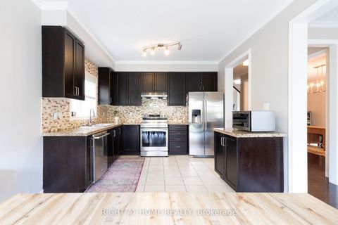 Photo 8 at 182 Maurier Boulevard, Patterson, Vaughan