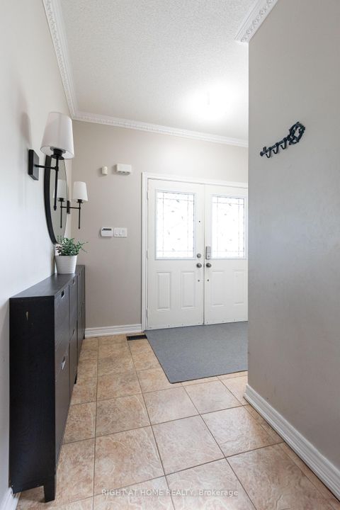 Photo 12 at 182 Maurier Boulevard, Patterson, Vaughan