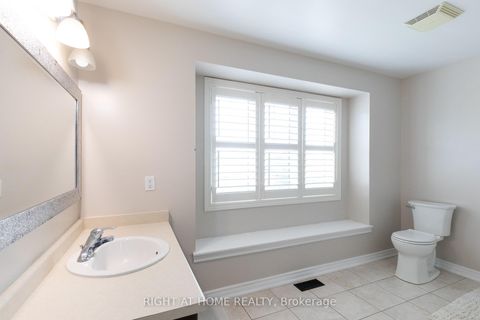 Photo 16 at 182 Maurier Boulevard, Patterson, Vaughan
