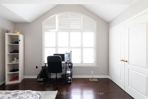 Photo 19 at 182 Maurier Boulevard, Patterson, Vaughan