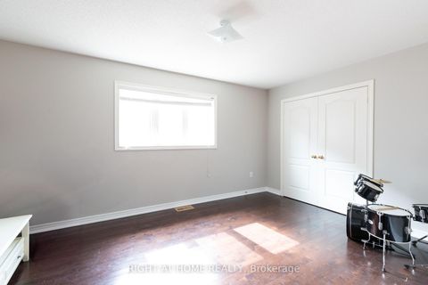 Photo 20 at 182 Maurier Boulevard, Patterson, Vaughan