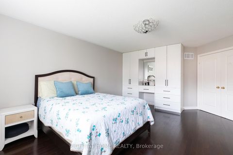 Photo 25 at 182 Maurier Boulevard, Patterson, Vaughan