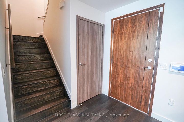 Photo 7 at TH103 - 95 Mcmahon Drive, Bayview Village, Toronto