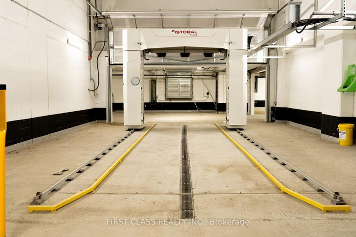 Photo 22 at TH103 - 95 Mcmahon Drive, Bayview Village, Toronto
