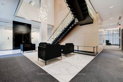 Photo 3 at PH15 - 101 Erskine Avenue, Mount Pleasant West, Toronto
