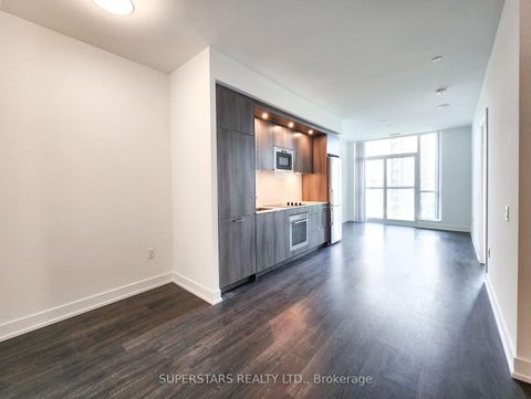 Photo 3 at 645 - 20 Inn On The Park Drive, Don Mills, Toronto