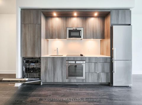 Photo 4 at 645 - 20 Inn On The Park Drive, Don Mills, Toronto