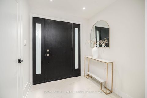 Photo 2 at 354 Bessborough Drive, Leaside, Toronto