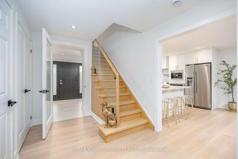 Photo 3 at 354 Bessborough Drive, Leaside, Toronto
